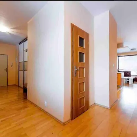 Apartamento Slnecny A Priestranny Vo Vybornej Lokalite